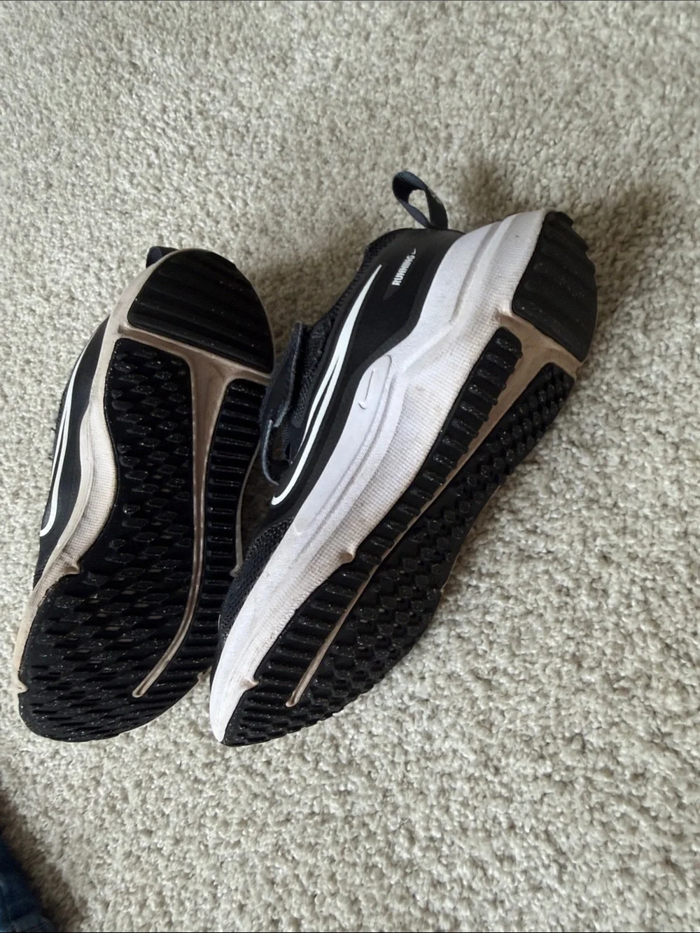 Nike Kids Black and White Velcro Athletic Sneakers (size 12C)